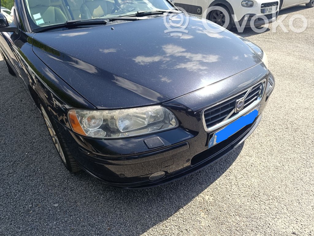 S60 S60  39985807