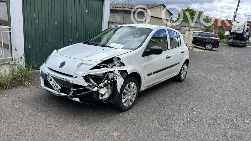 Clio III Clio  8200766085