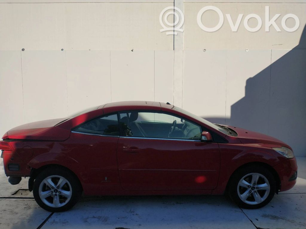 Focus Focus  Q9K4B