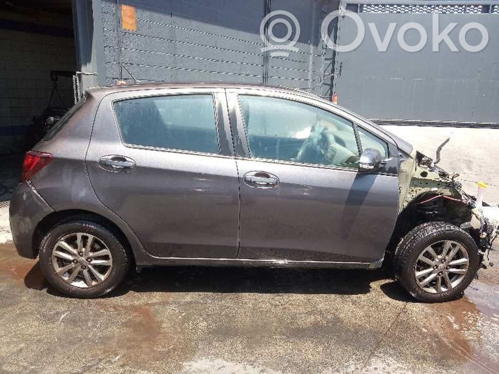 Yaris Yaris  15D084