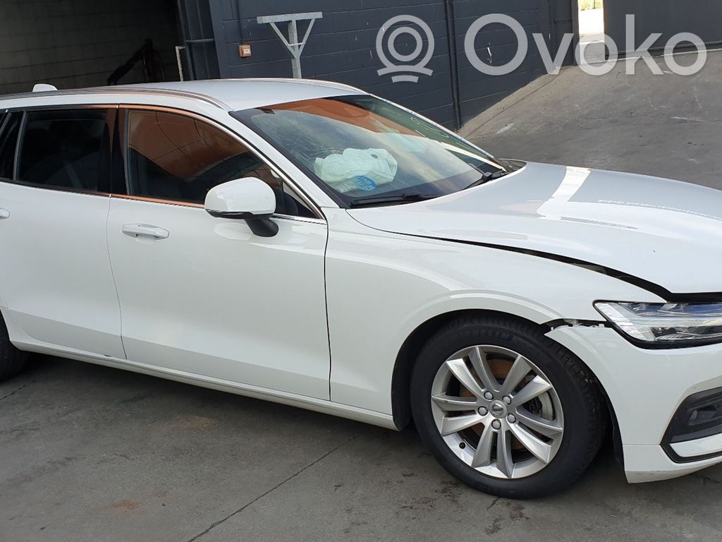 V60 V60, V60 Cross Country  31657366