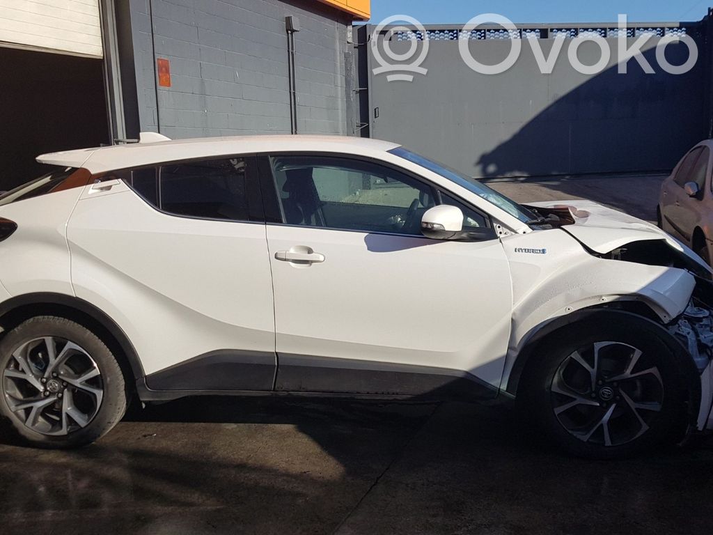 C-HR I C-HR  PMVC215
