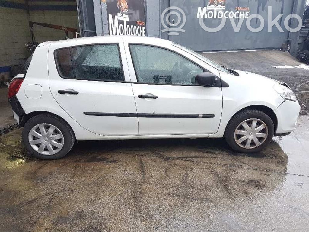 Clio III Clio  0258006990