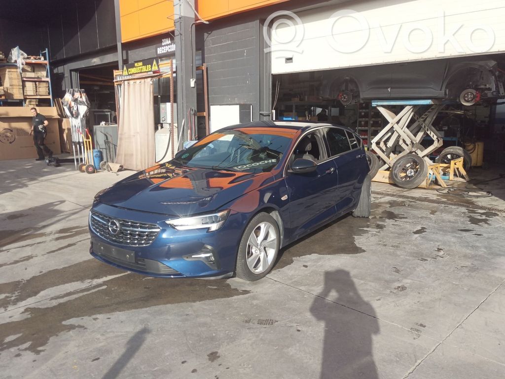 Insignia B Insignia  LSY