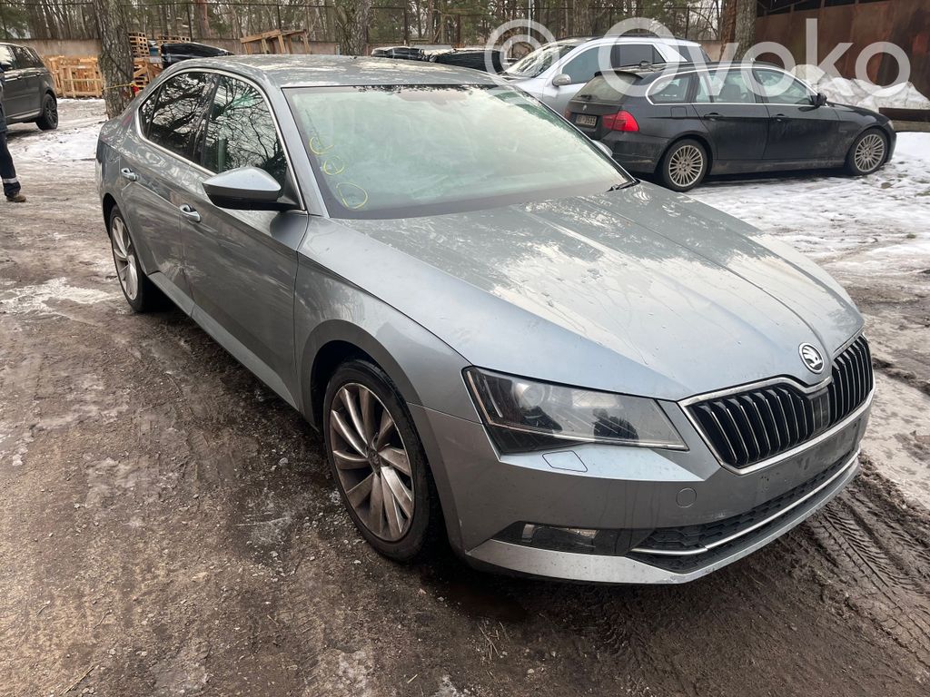Superb B8 (3V) Superb  04L907805E