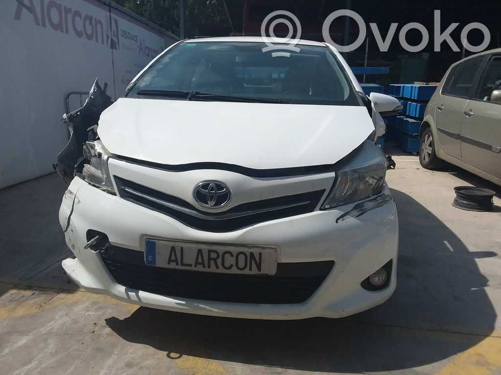Yaris Yaris  894650D130
