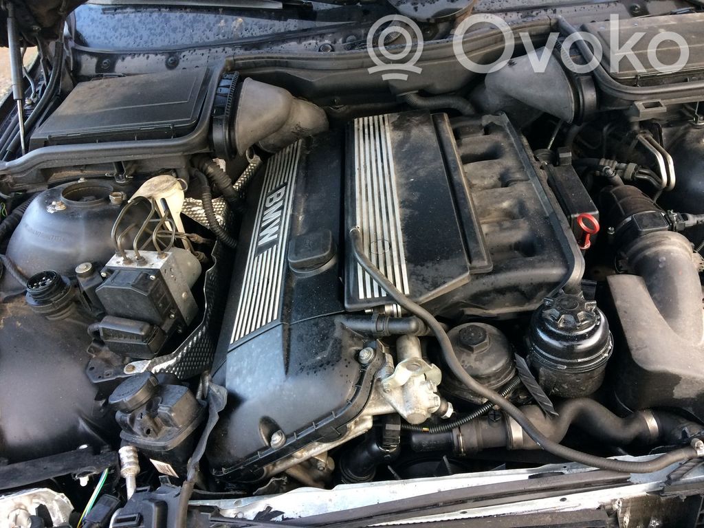 5 E39 Series 5  64118381989