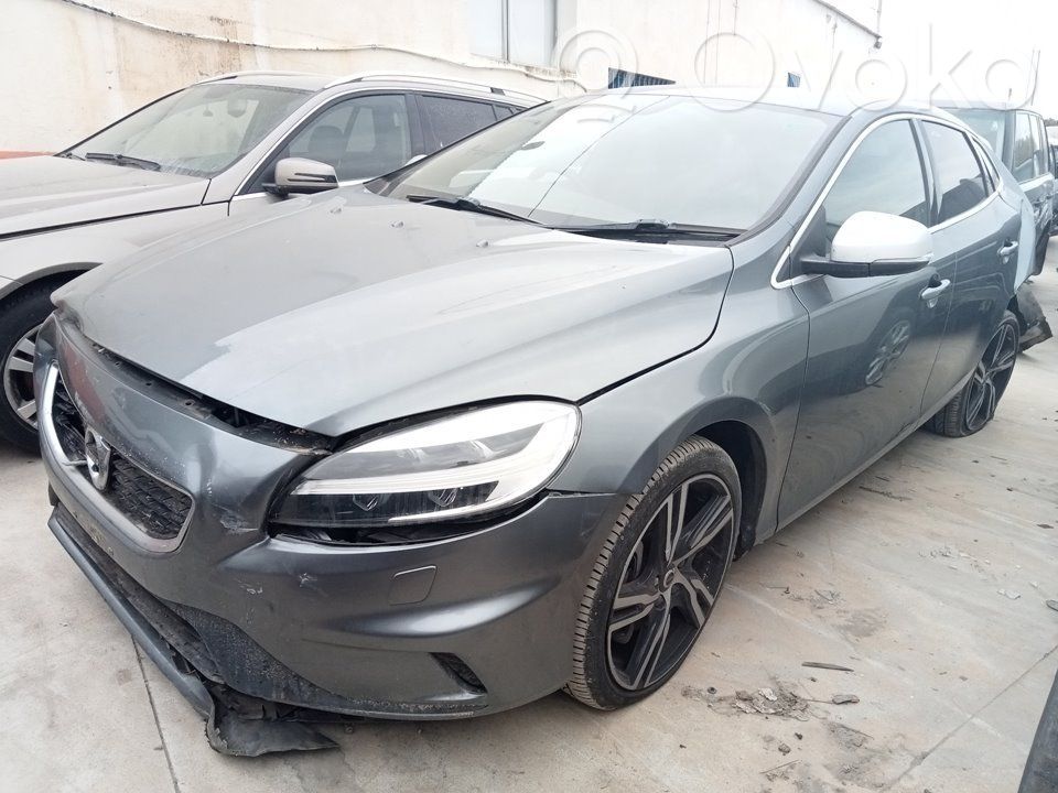 V40 S40, V40  32228485