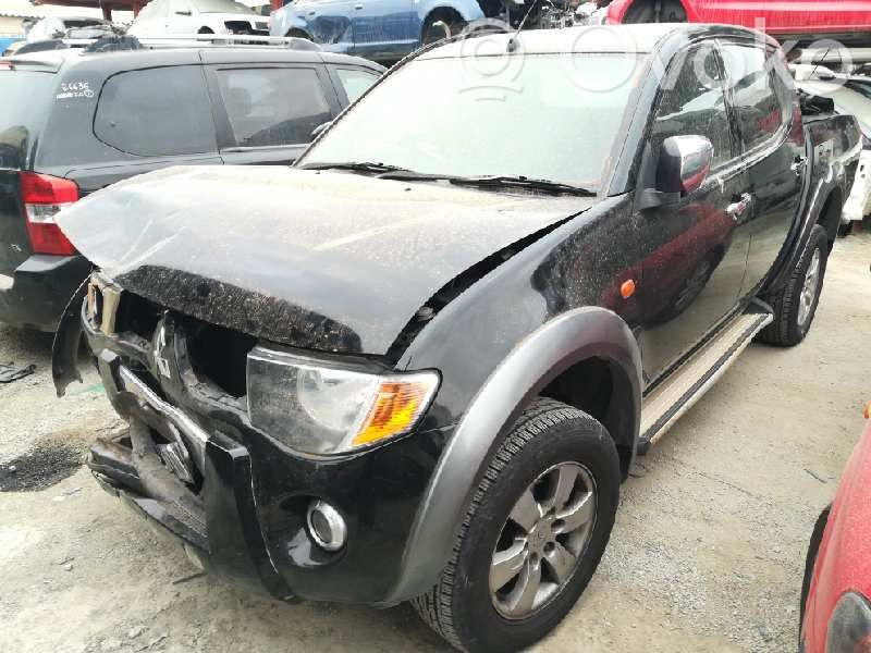 L200 L200, L300, L400 Space Gear  5700A176