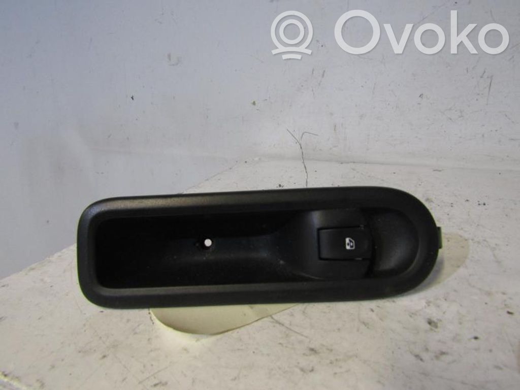 Clio III Clio  8200214936