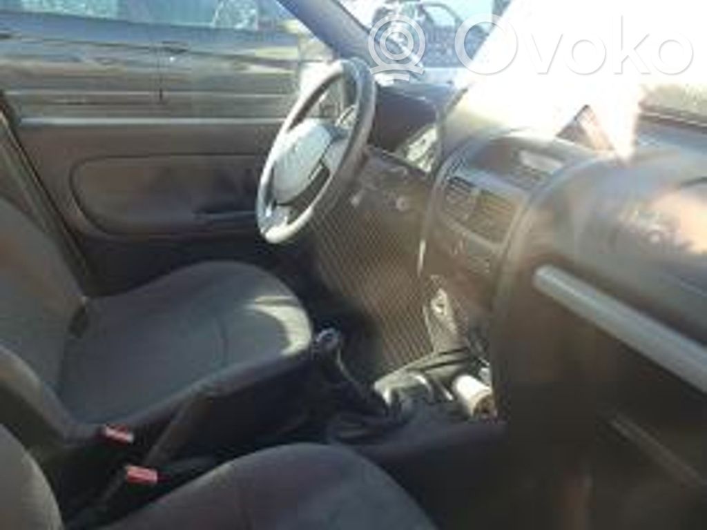 Clio II Clio  8200633084