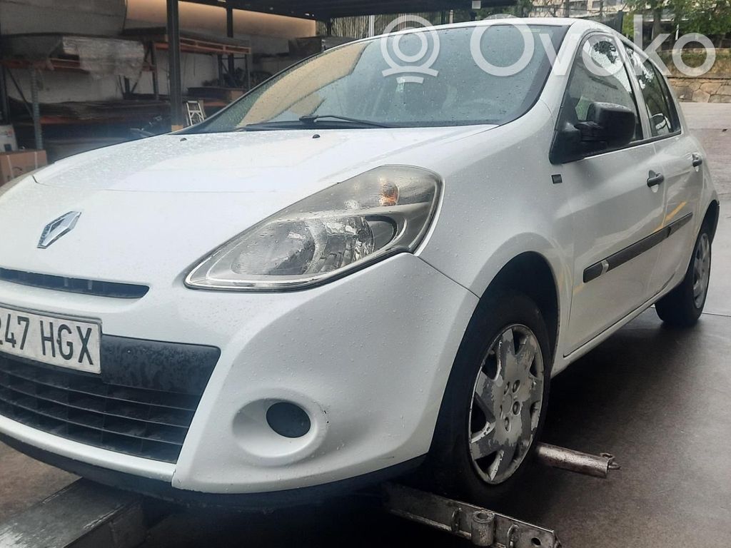 Clio III Clio  8200886946