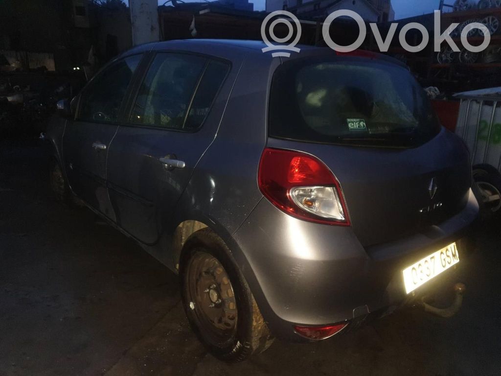 Clio III Clio  8200886946