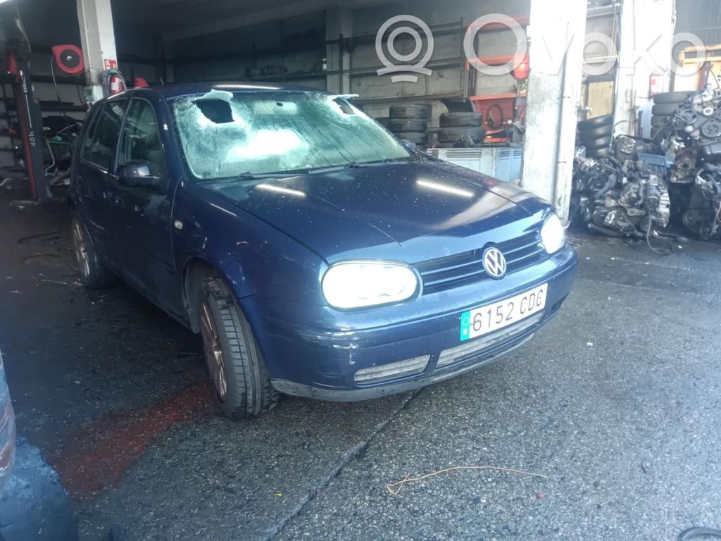 Golf V Golf  083411108L