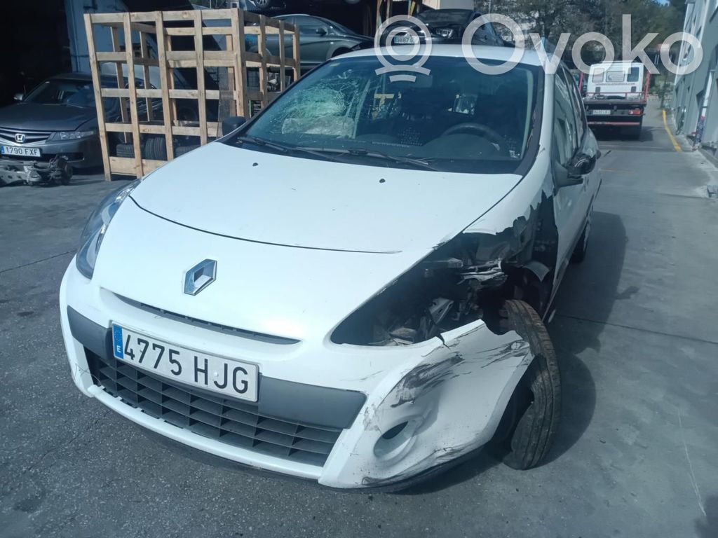 Clio III Clio  8200937929C