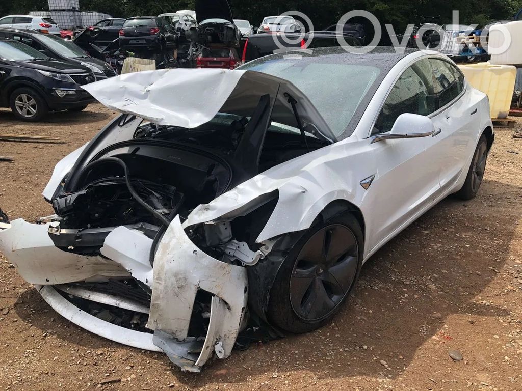 Model 3 Tesla Model 3  35329871