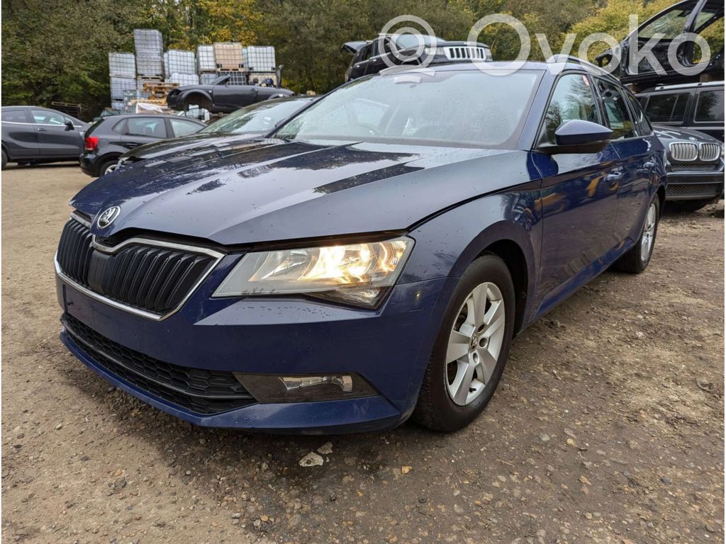 Superb B8 (3V) Superb  3V0920941A