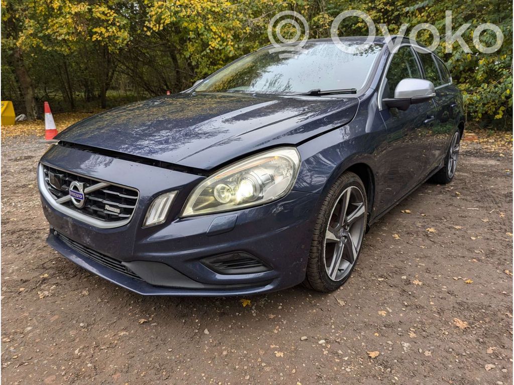 V60 V60, V60 Cross Country  30739428