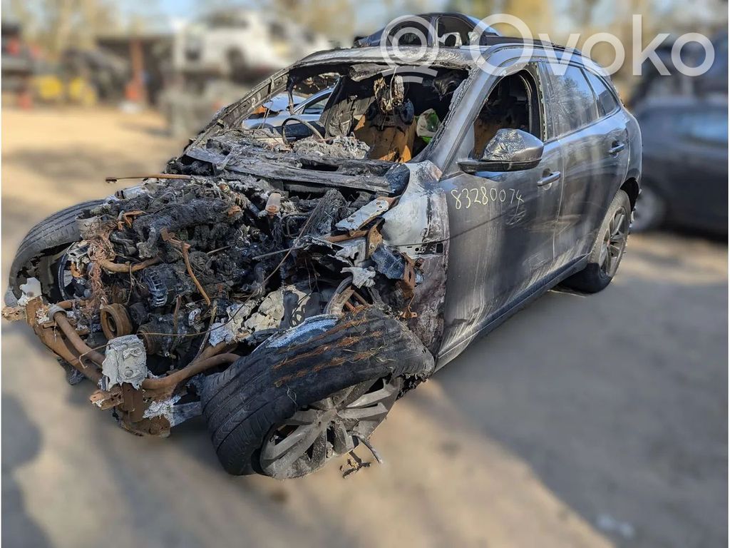 F-Pace F-Pace  HK8317B043BA