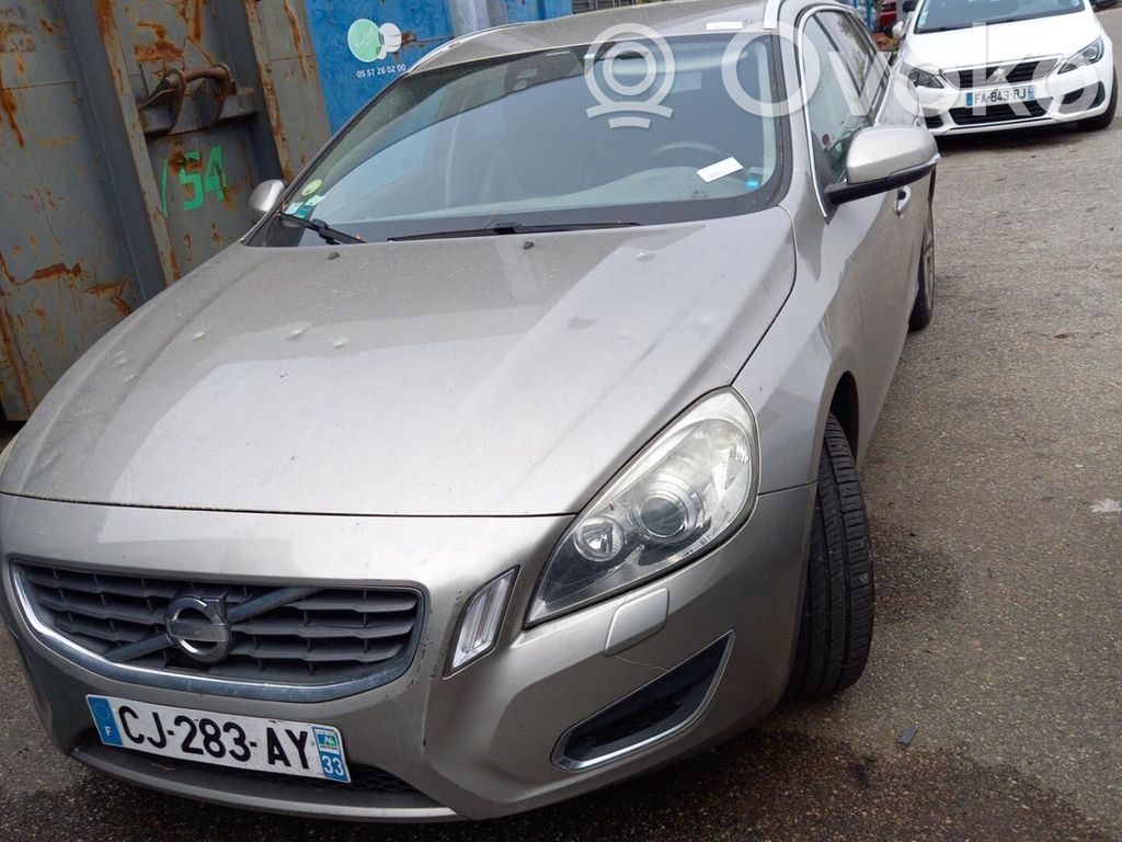 V60 V60, V60 Cross Country  31456644