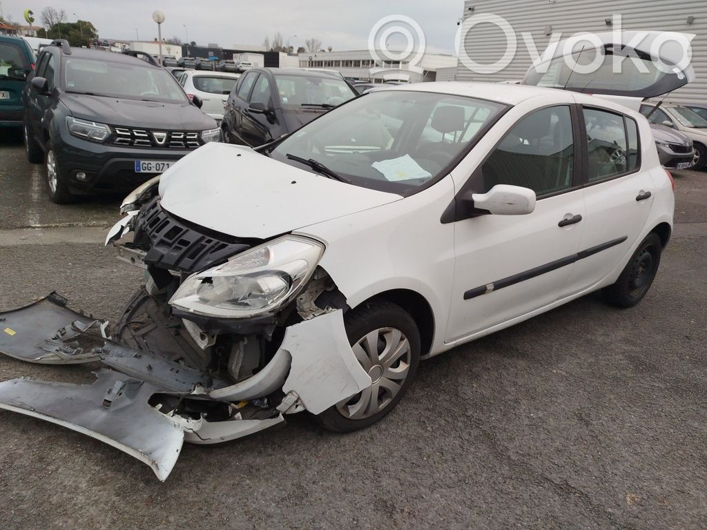 Clio III Clio  674661C