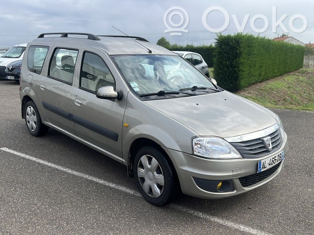 Logan I Logan  821009310R