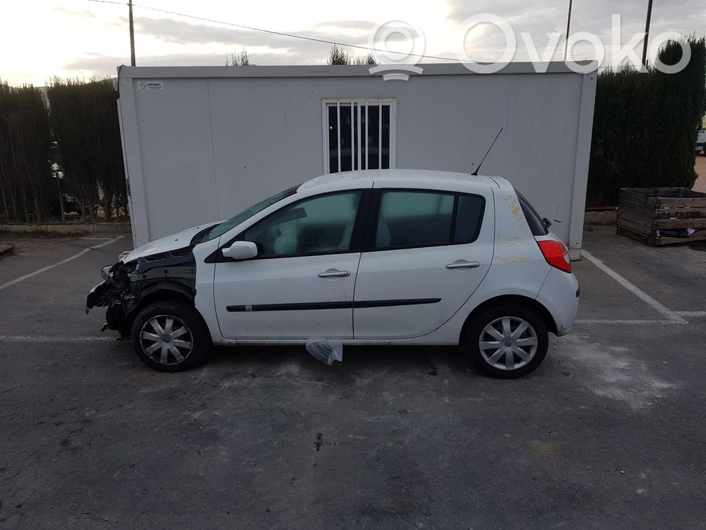 Clio III Clio  8200471888C