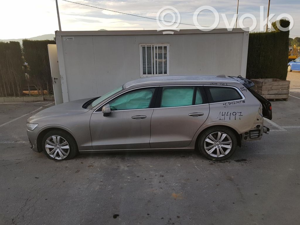 V60 V60, V60 Cross Country  31468171