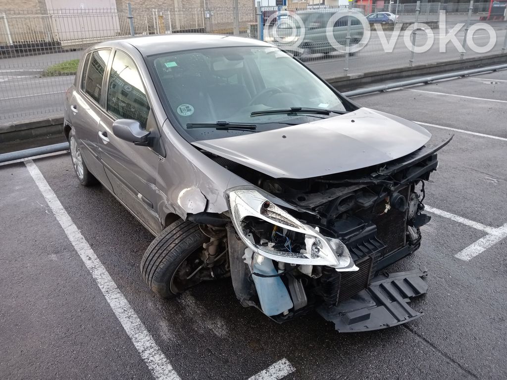 Clio III Clio  8200584675