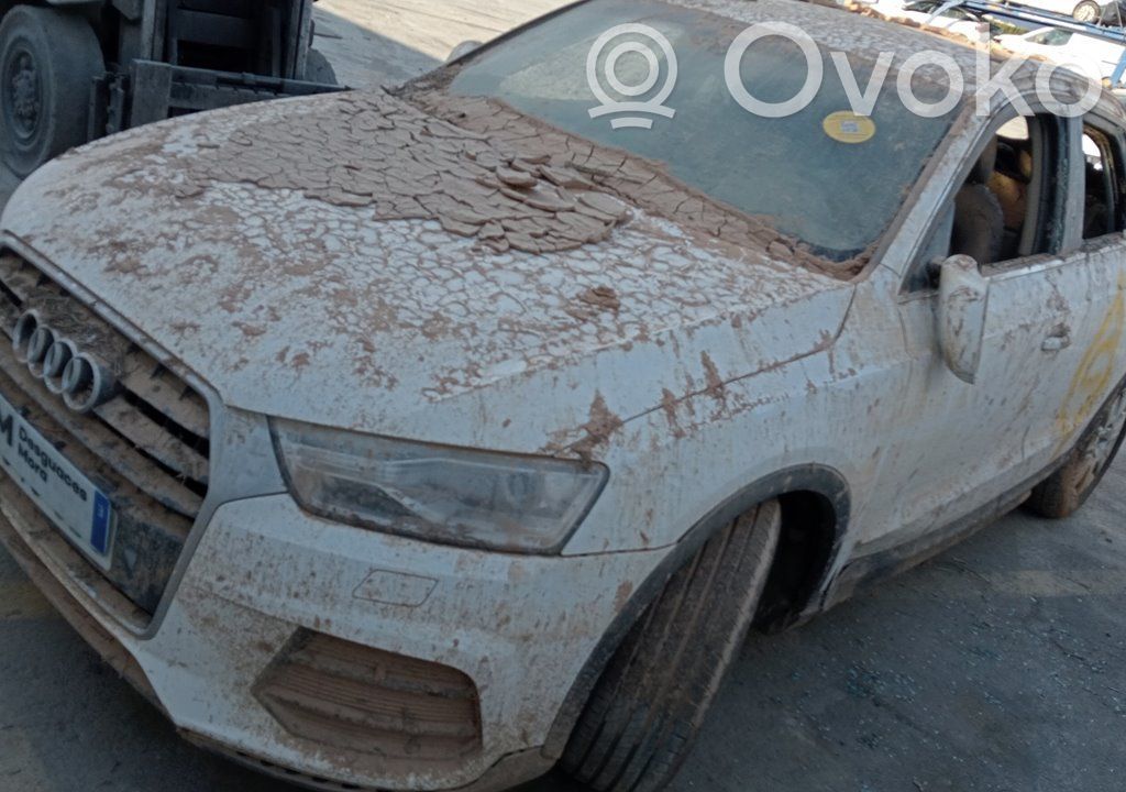 Q3 8U Q3  CUV