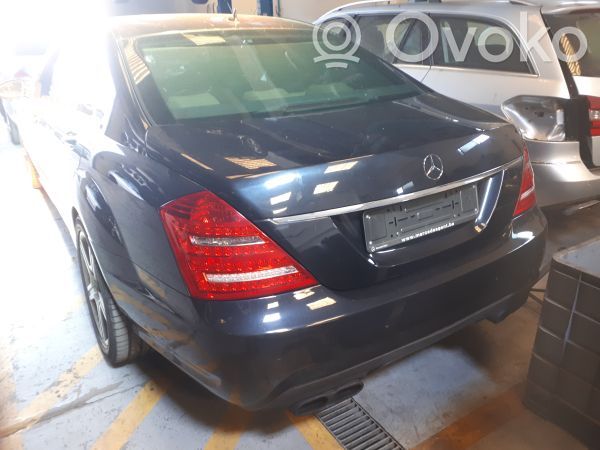 S W221 S-class, AMG (W126, W140, W220, W221, W222)