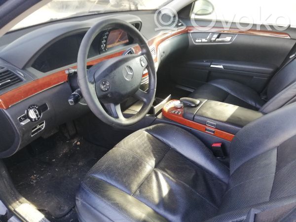 S W221 S-class, AMG (W126, W140, W220, W221, W222)