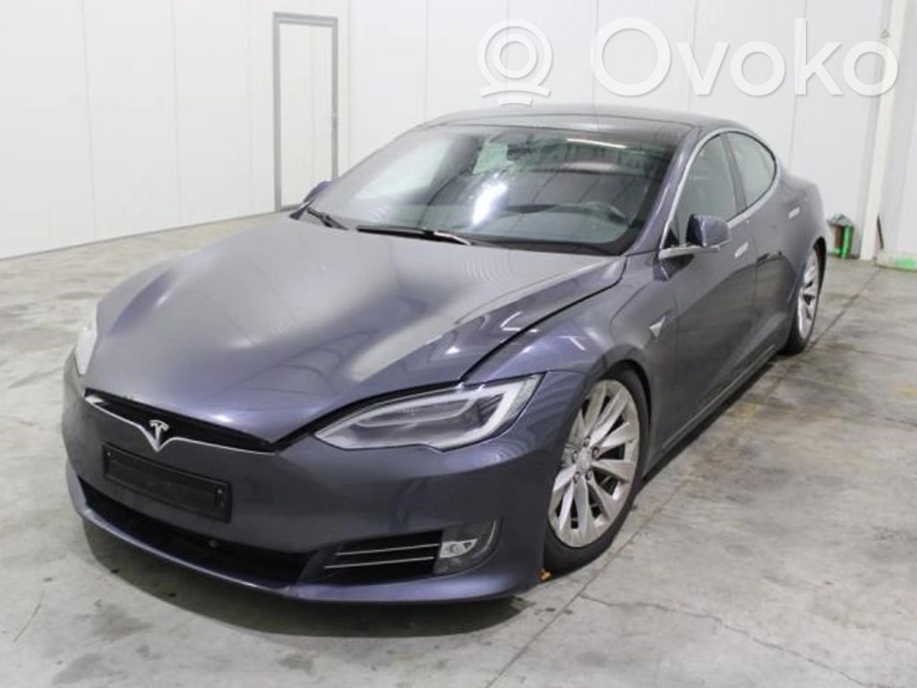 Model S Tesla Model S  102161302A