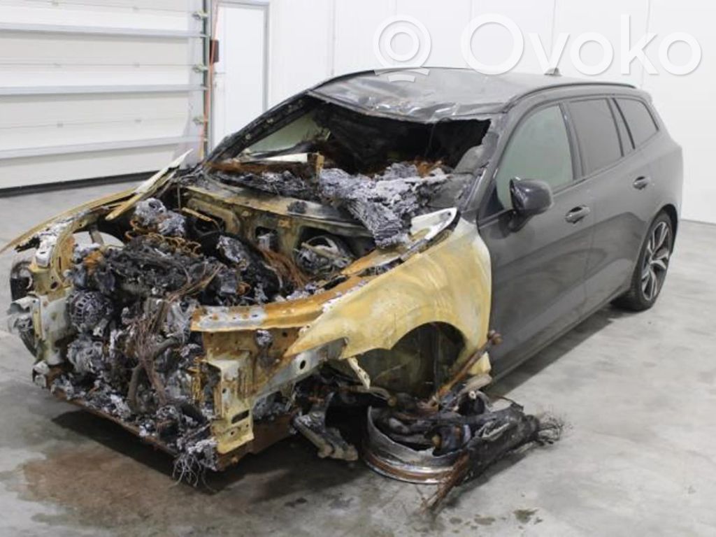 V60 V60, V60 Cross Country  31360863