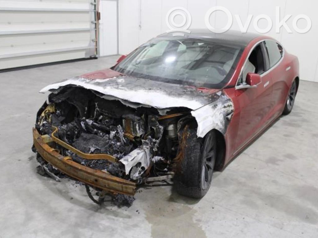 Model S Tesla Model S  103677400D