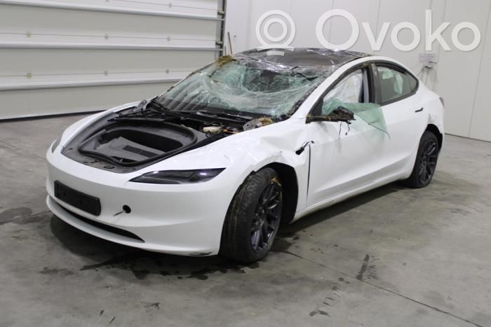 Model 3 Tesla Model 3  176181000C