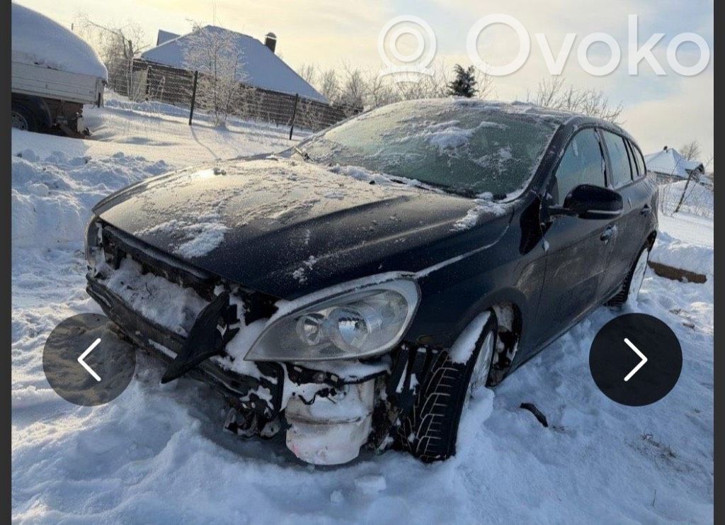 V60 V60, V60 Cross Country  30739413