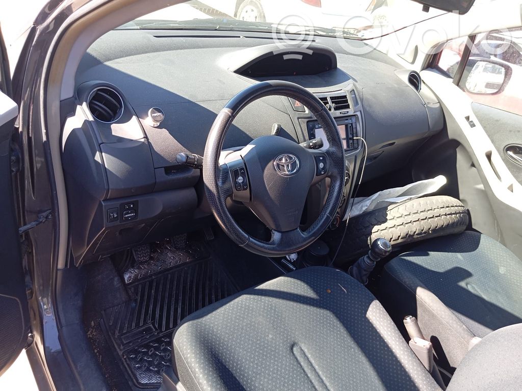Yaris Yaris  896610DB01