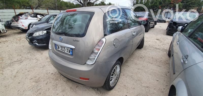 Ypsilon Ypsilon  51786657