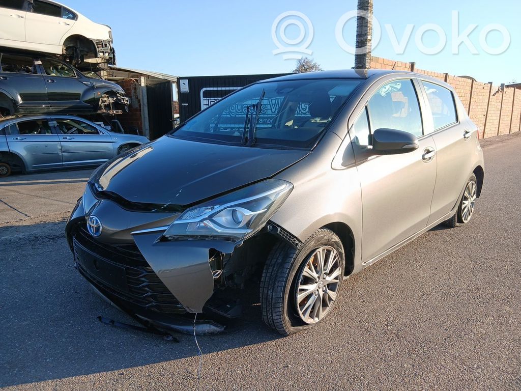 Yaris Yaris  670040D210