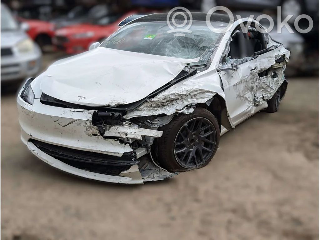 Model 3 Tesla Model 3  176181000C
