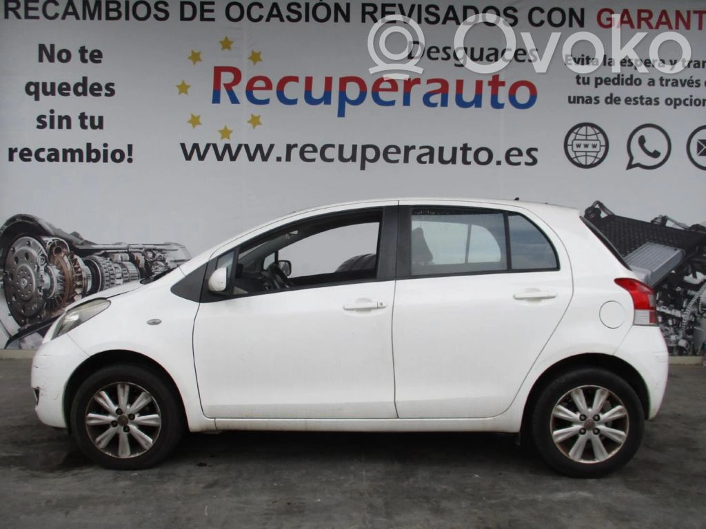 Yaris Yaris  7P2610