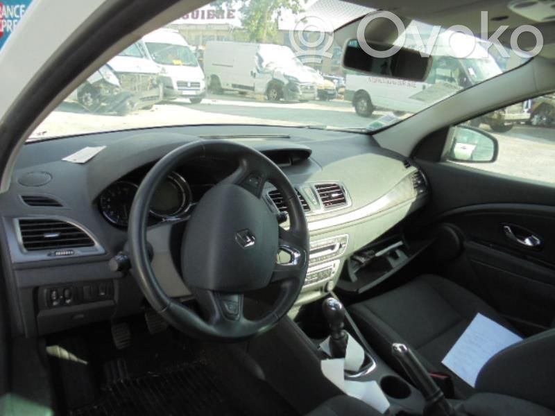 Megane III Megane  8200854119