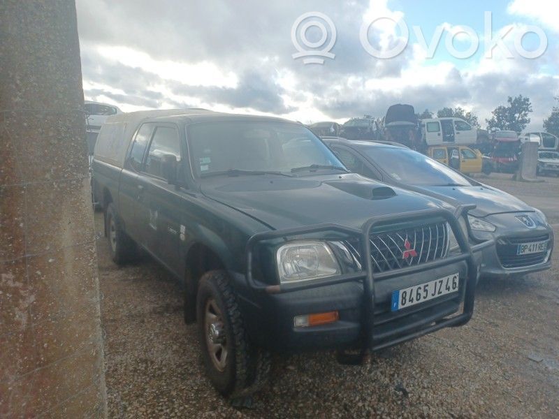 L200 L200, L300, L400 Space Gear  MR977362