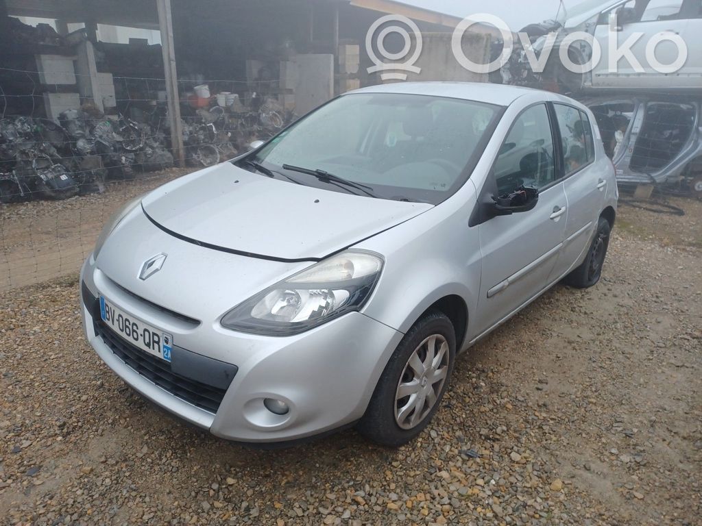 Clio III Clio  8200369521