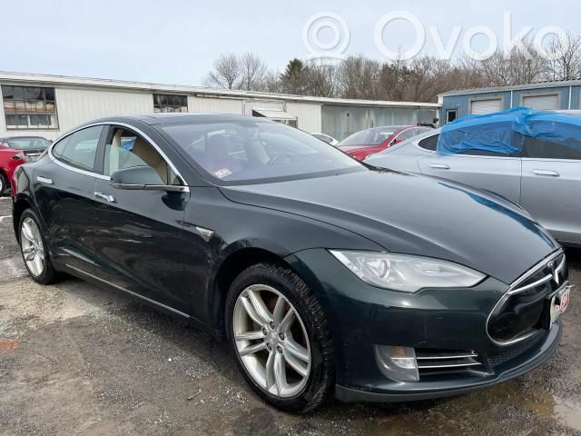 Model S Tesla Model S  101353700A