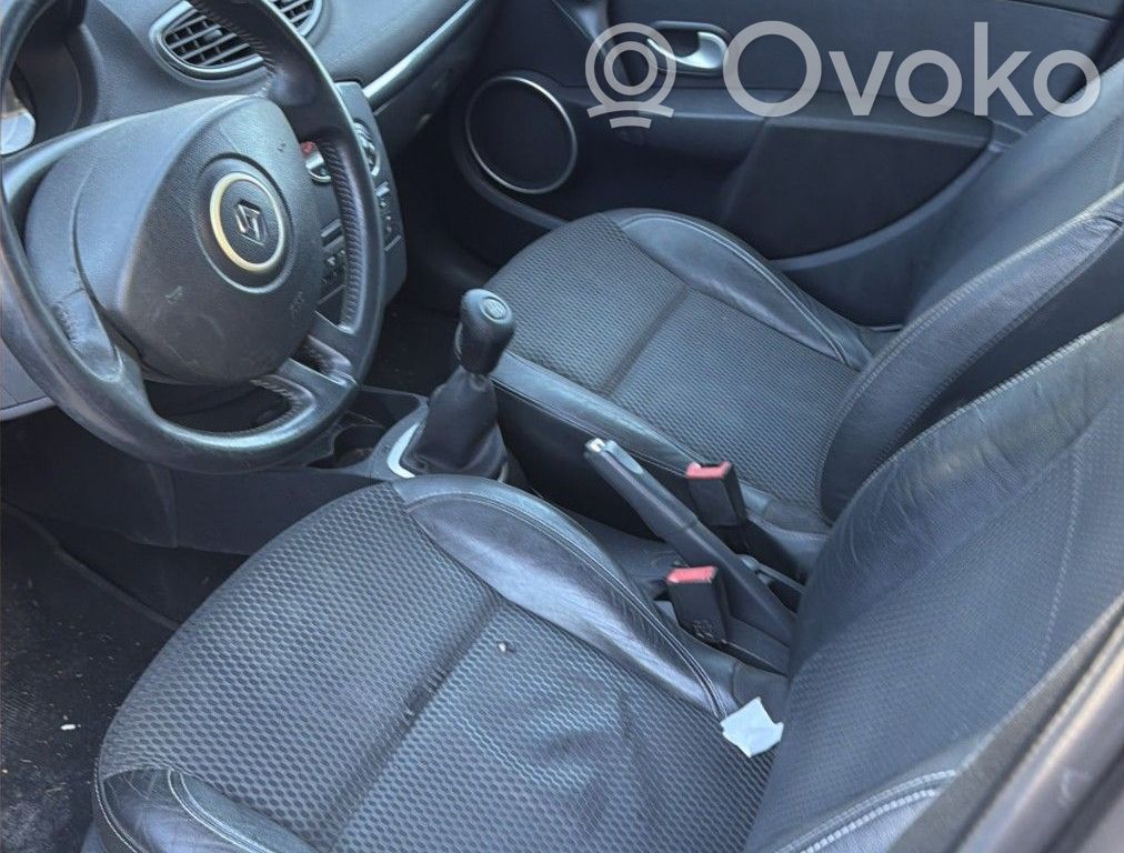Clio III Clio  8200214943