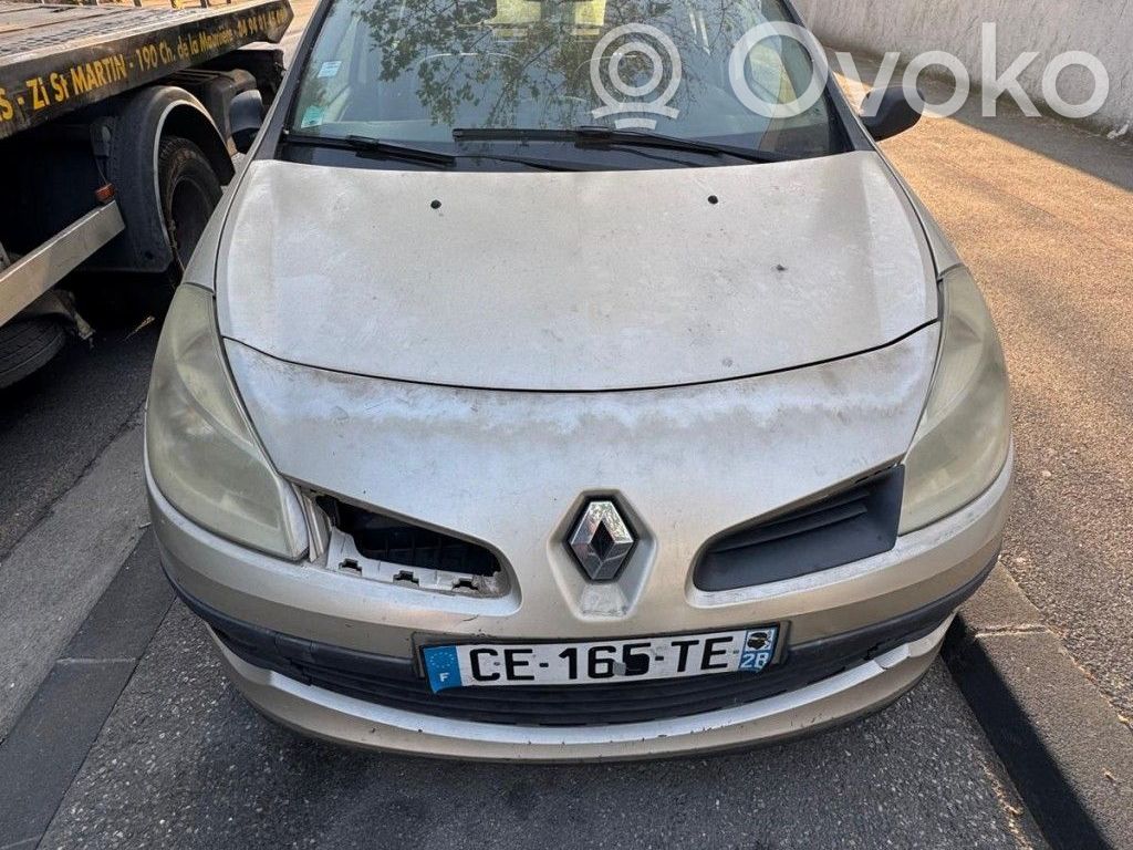 Clio III Clio  8200399776