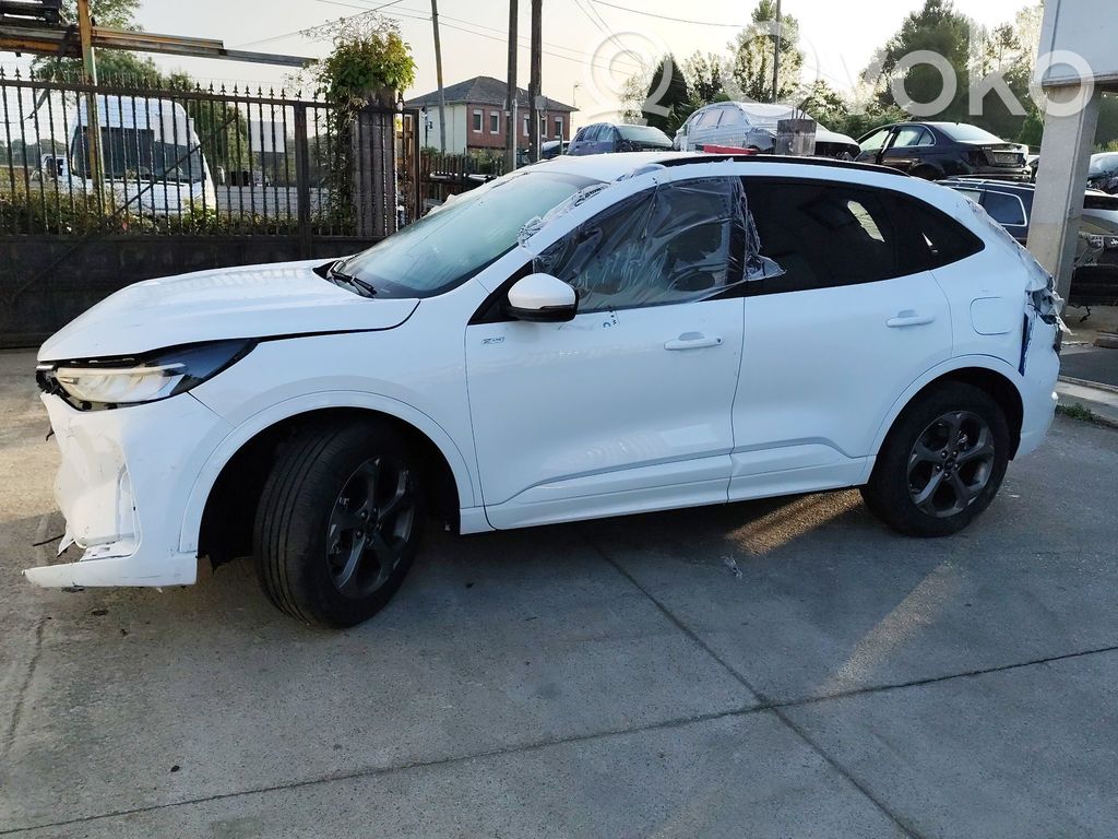 Kuga III Kuga  LV4BS06040A