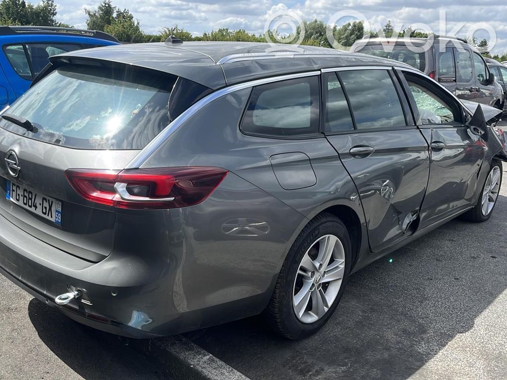 Insignia B Insignia  39177349